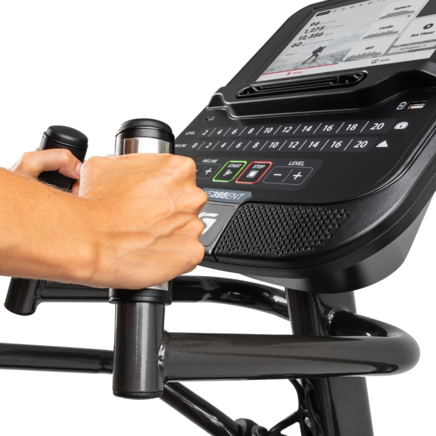 Spirit Fitness XT685 – Bieżnia elektryczna4.png